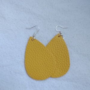 Tear drop dangle earrings